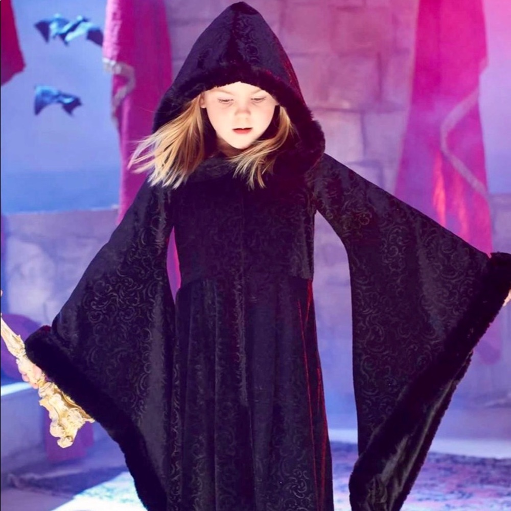 Chasing Fireflies Black Cloak Costume for Girls 🎃